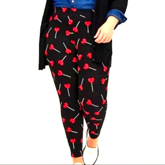 torrid Pants - ❤️NWT TORRID LEGGING - RED HEART PRINT LOLLIPOP - PLUS SIZE
